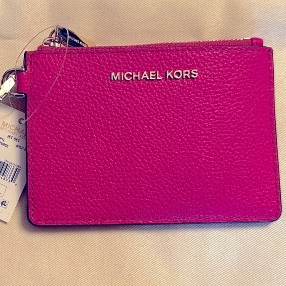 💞NWTs Michael Kors Wrislet💞 Hot Pink Color!